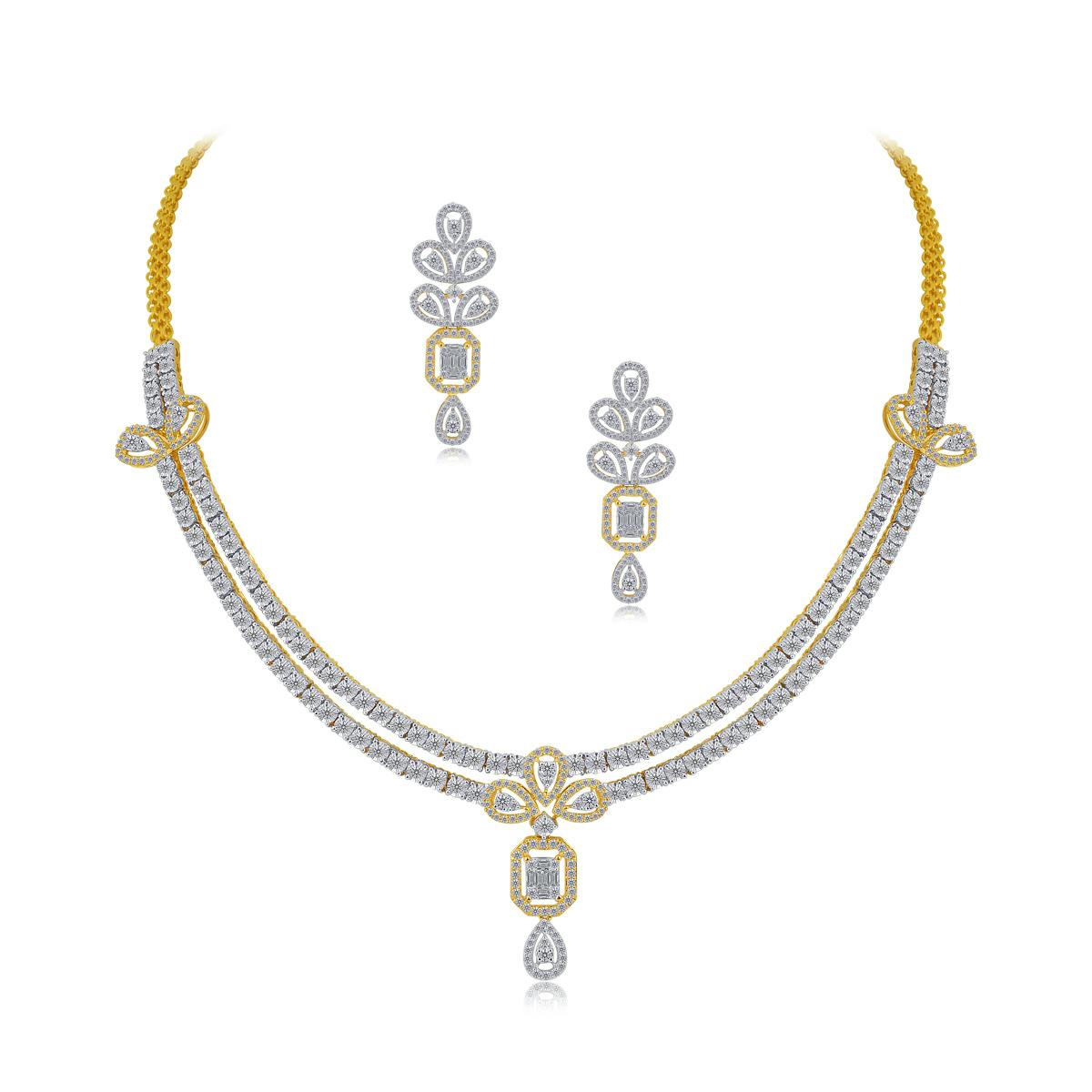 Qira diamond necklace